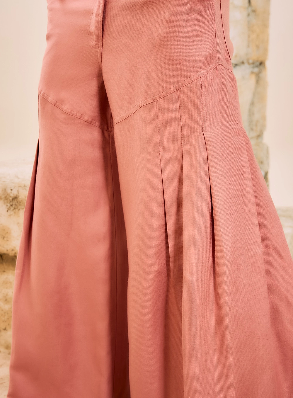 Calça Pantalona Com Pregas Estruturadas Rosa 3