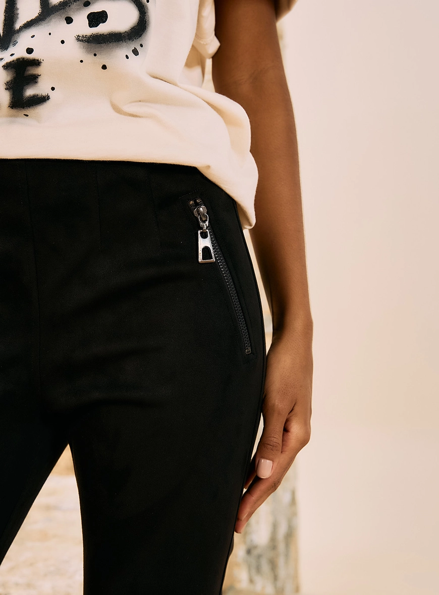 Calça Skinny Em Camurça Preto 3