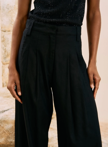 Calça Pantalona Alfaiataria Com Pregas