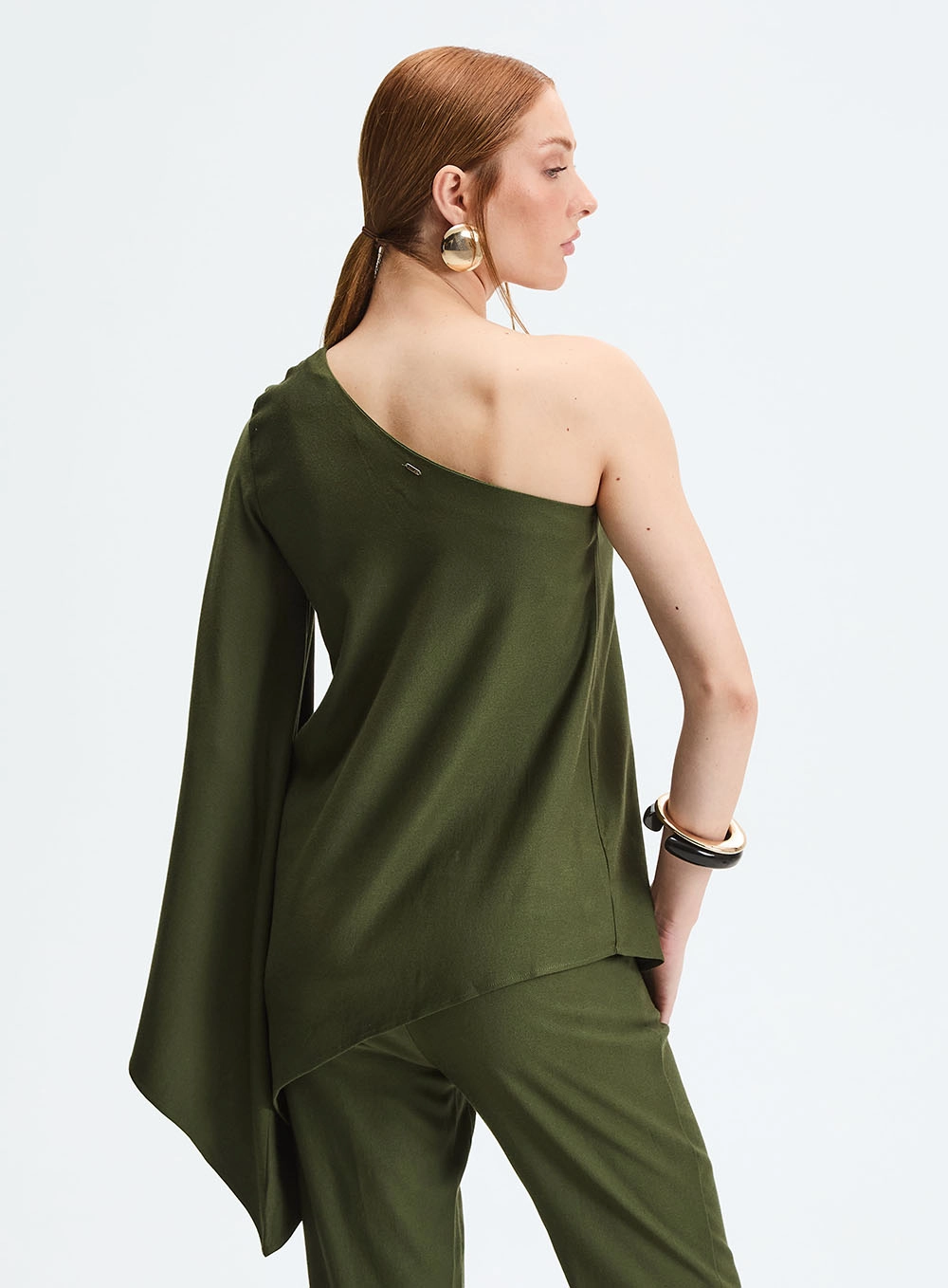 Blusa Assimétrica Uma Manga Longa Verde 4