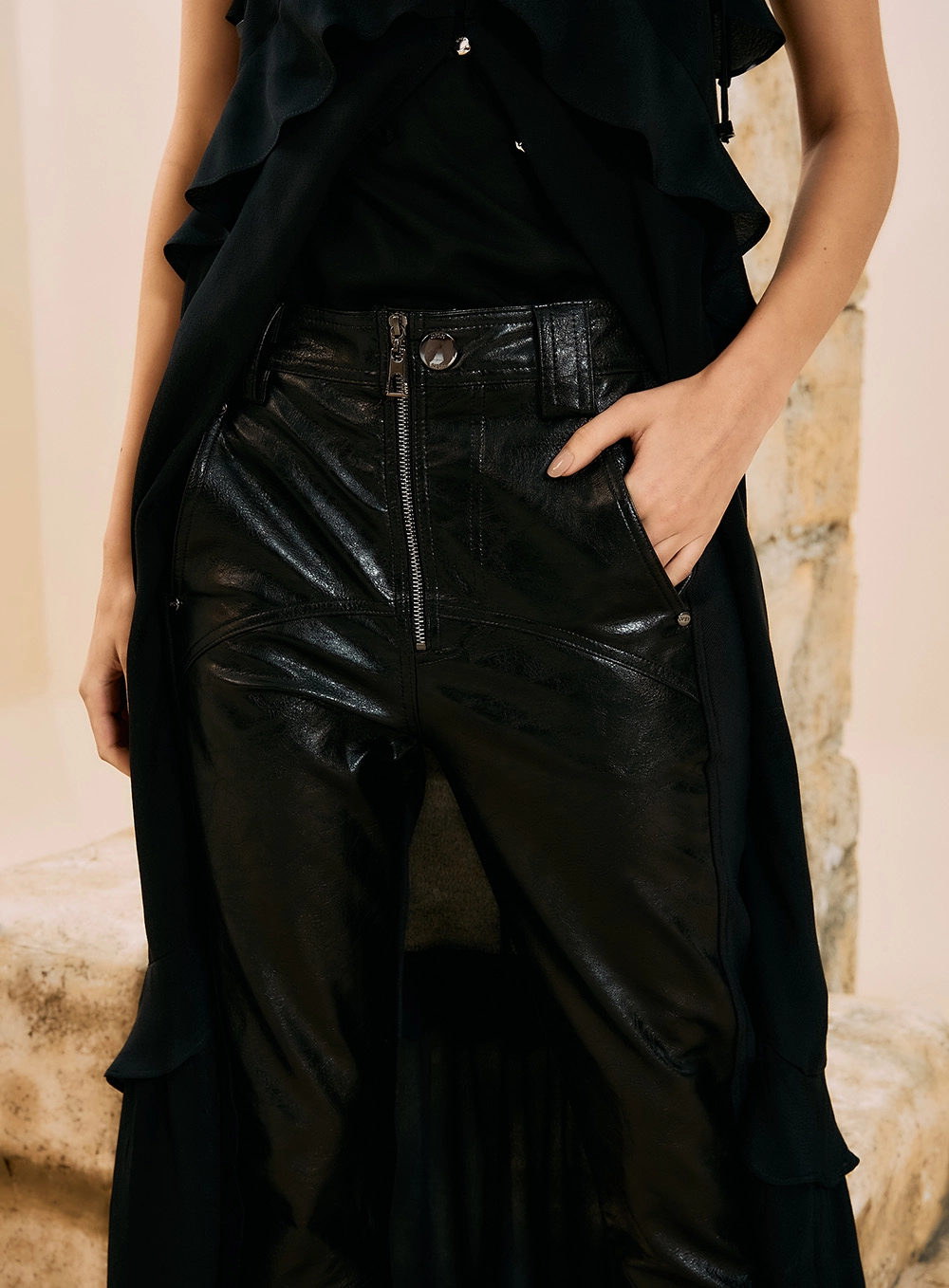 Calça Reta Em Pu Preto 2