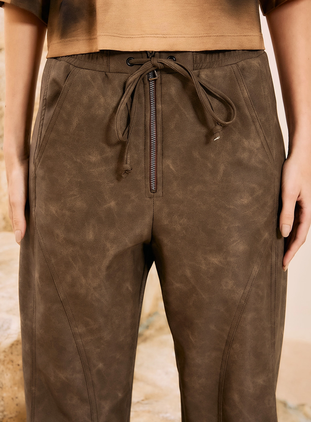 Calça Basic Comfort Com Elástico Na Barra E Cós Bordo 2