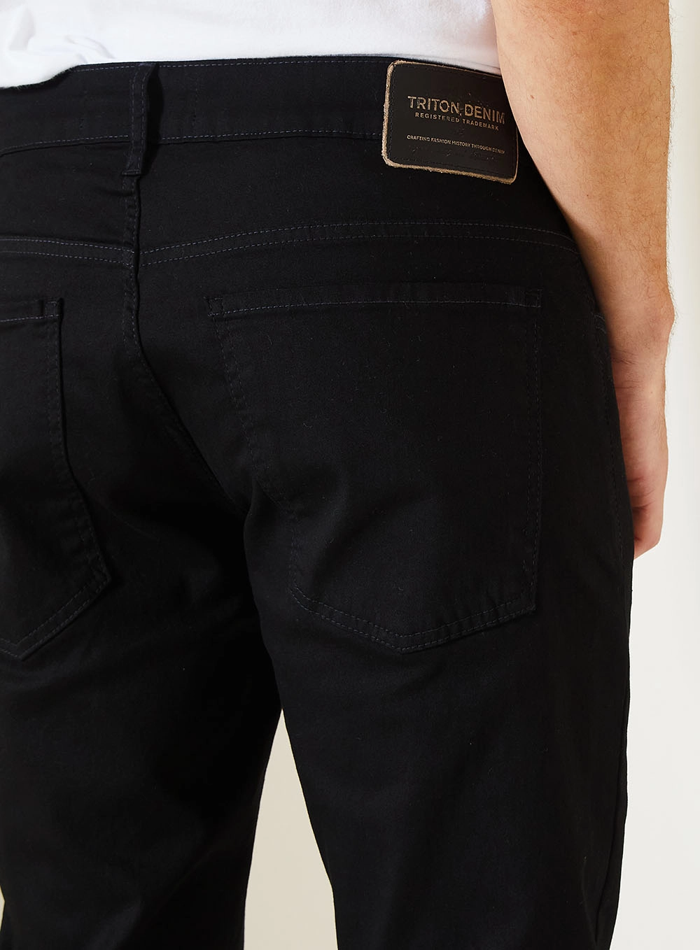 Calça Jeans Masculina Gilson Com Cintura Média Indigo Preto 3