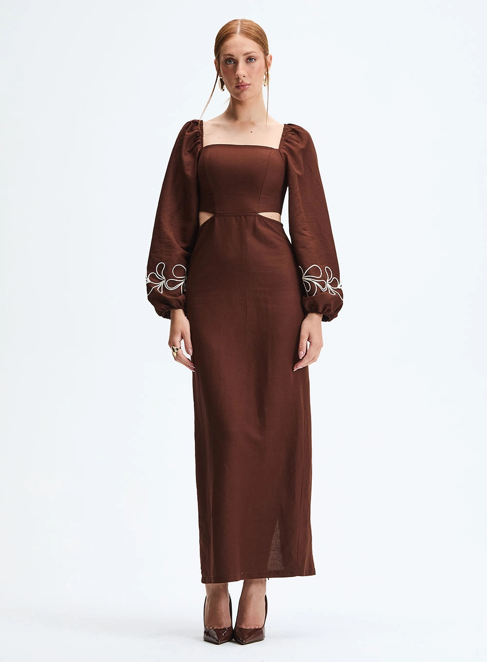 Vestido Longo Reto Com Recortes Laterais Marrom 2