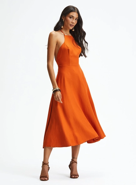 Vestido Midi Godê Com Decote Halter Alto