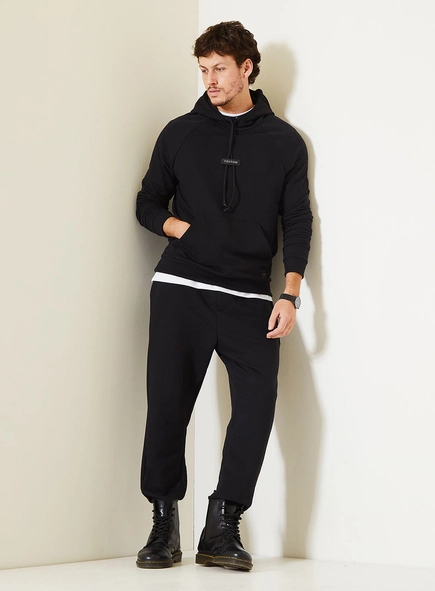 Calça Masculina Jogger Com Bolsos Traseiros