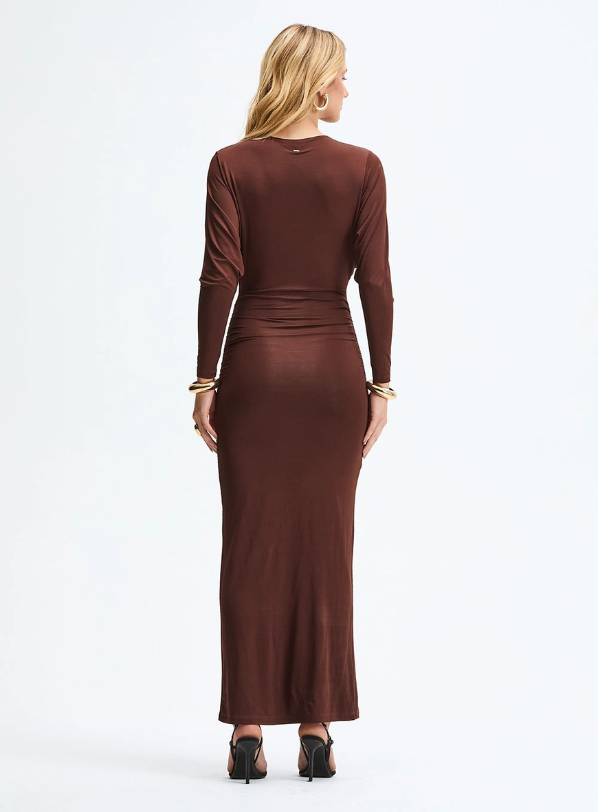 Vestido Longo Slim Com Gola Redonda Fechada Marrom 4