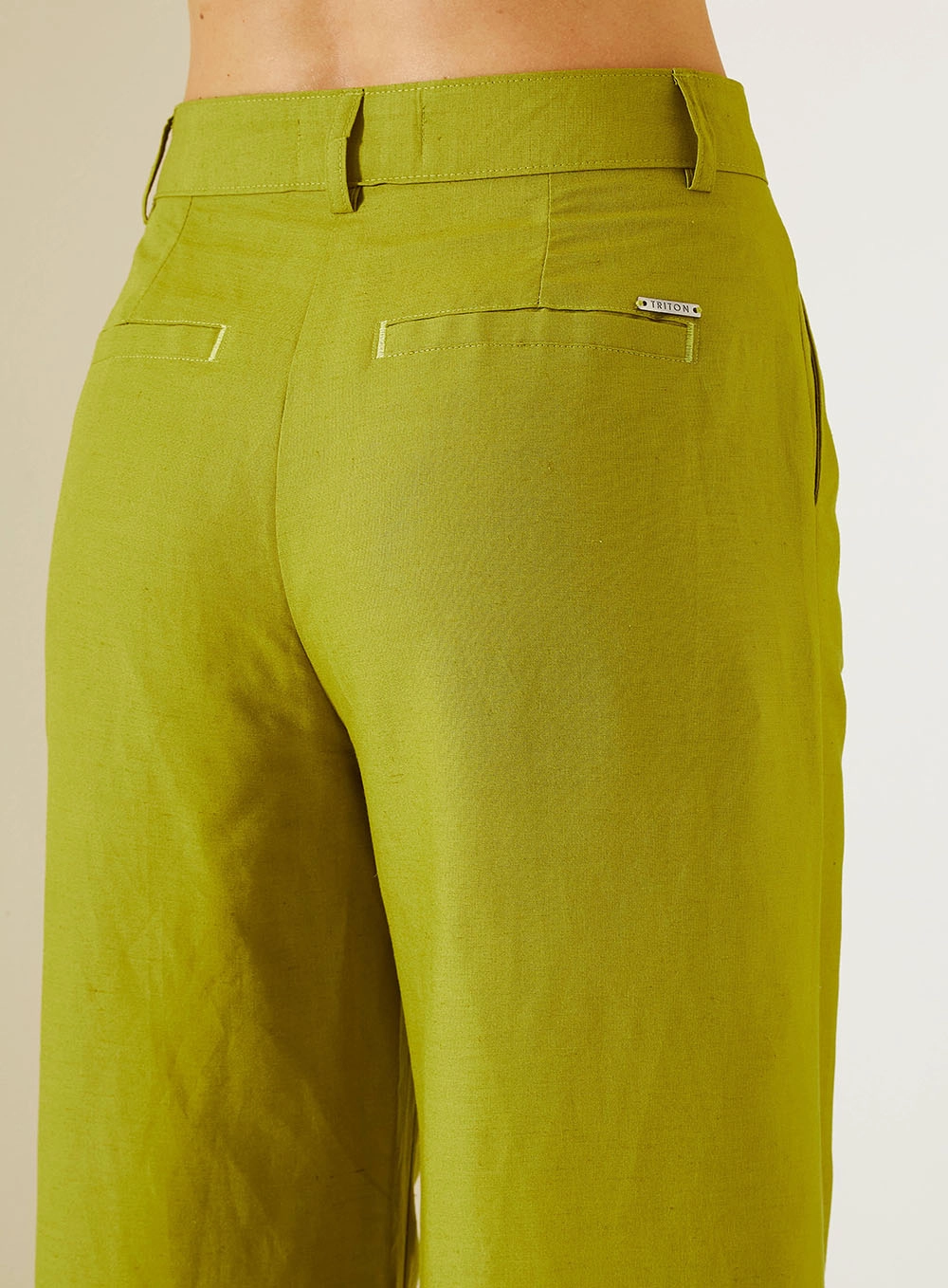 Calça Feminina Pantalona Com Bolsos Faca Verde 3
