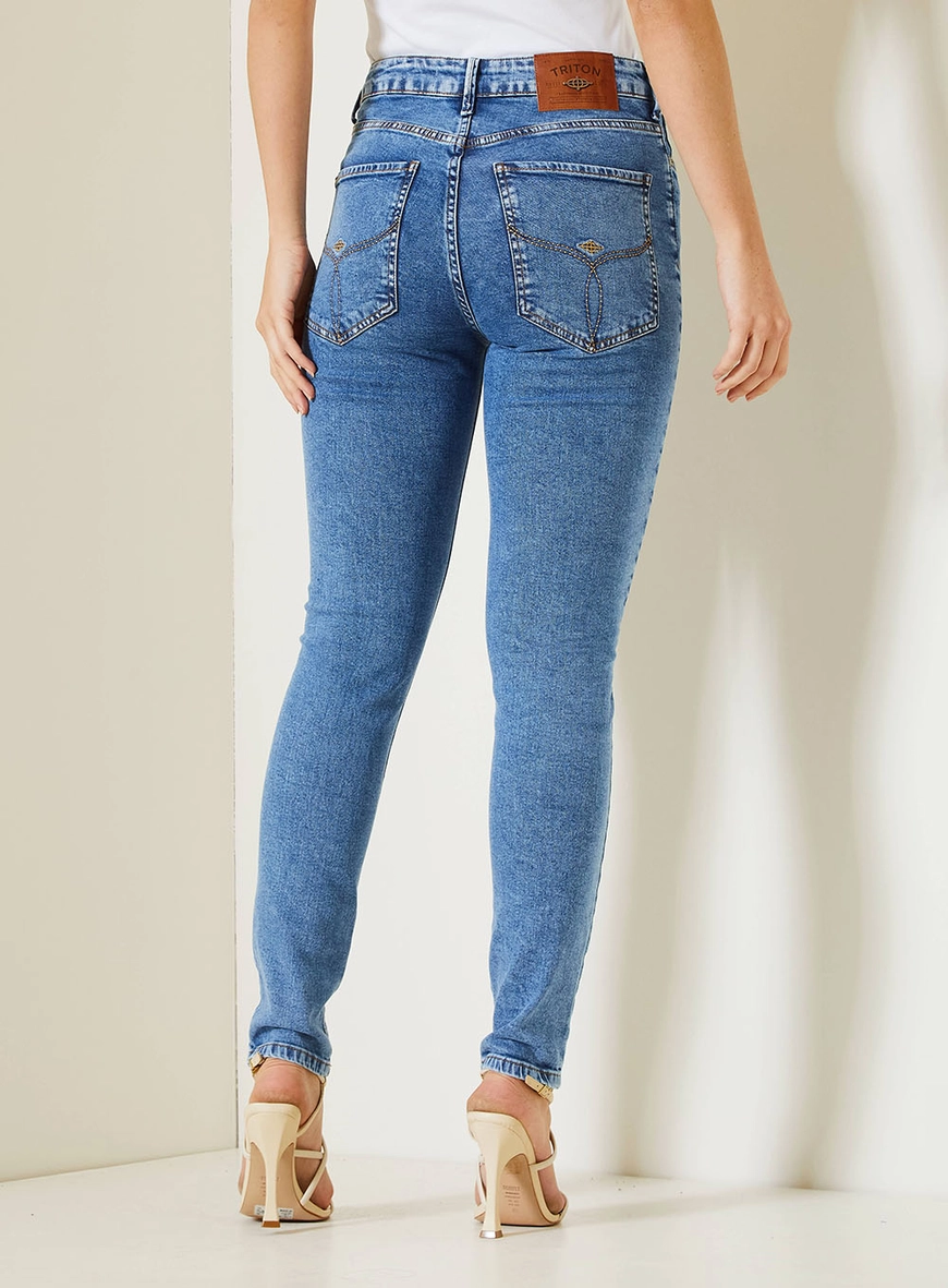 Calça Jeans Feminina Com Bordado Bolsos Costas Índigo 4