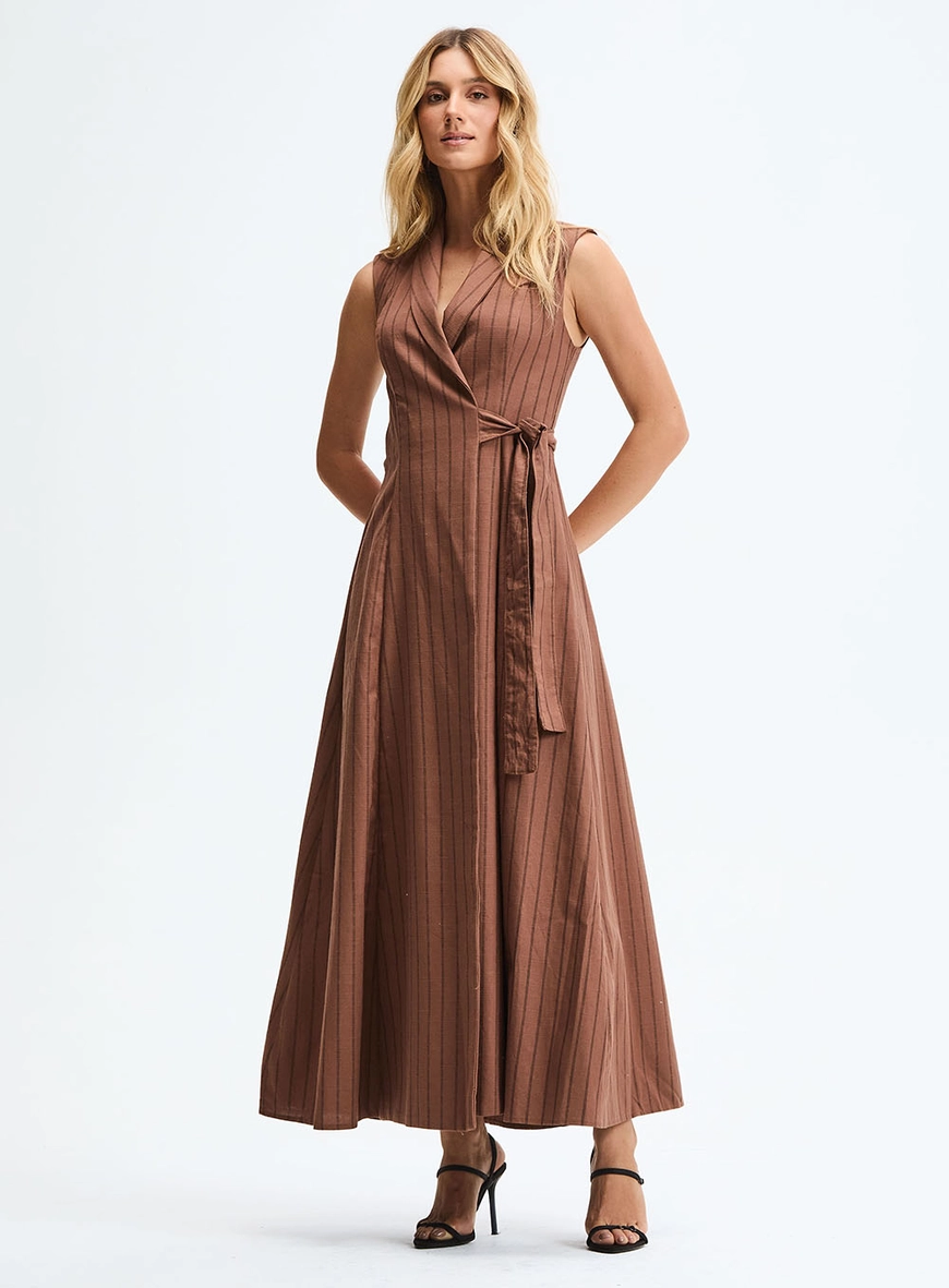 Vestido Longo Evasê Listrado Com Decote Em V Estampados 1