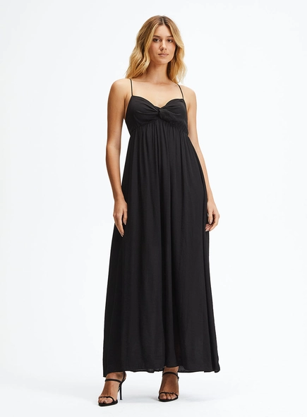 Vestido Longo Evasê Detalhe Torção