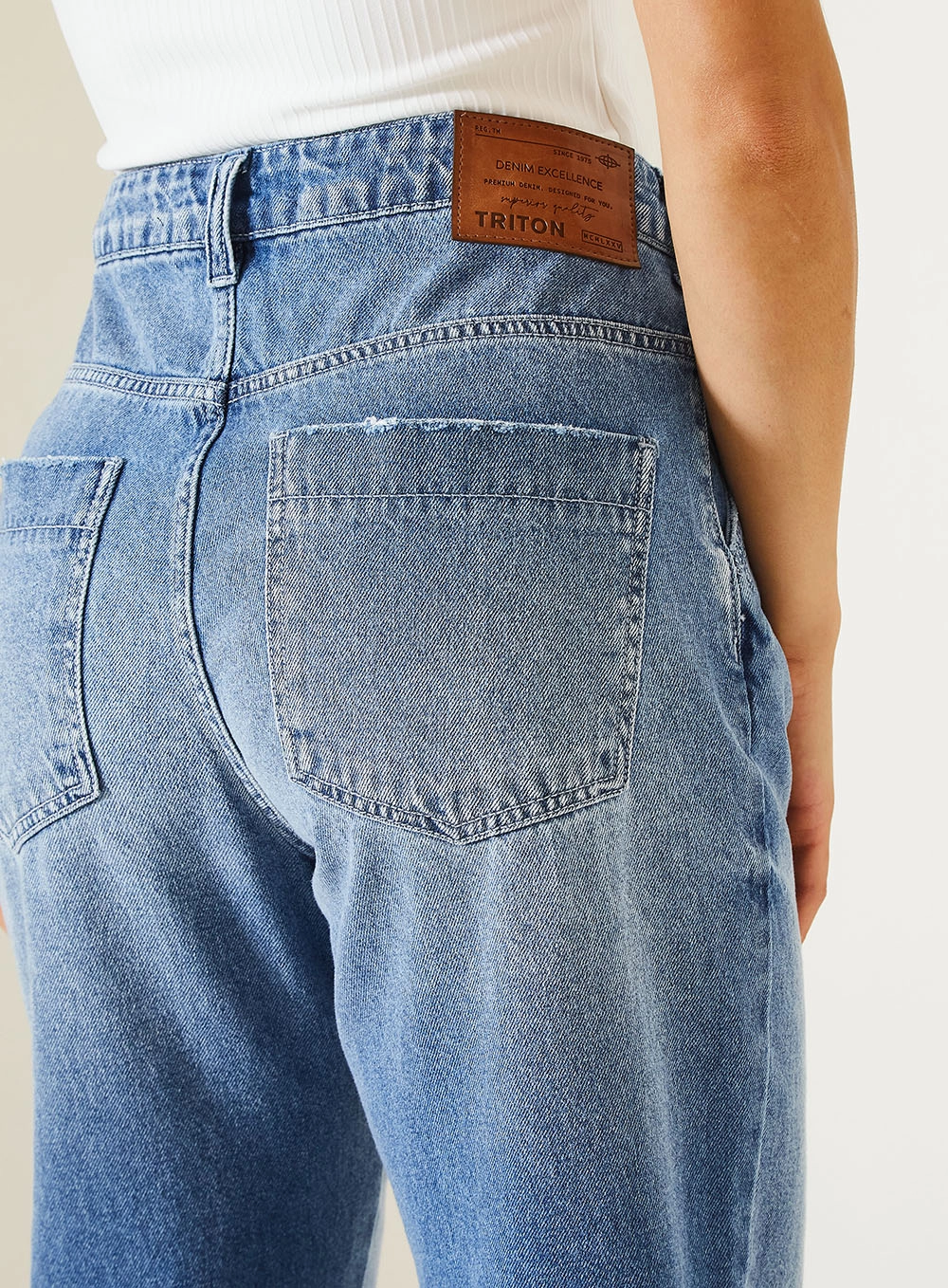 Calça Jeans Mom Thalia Índigo 3