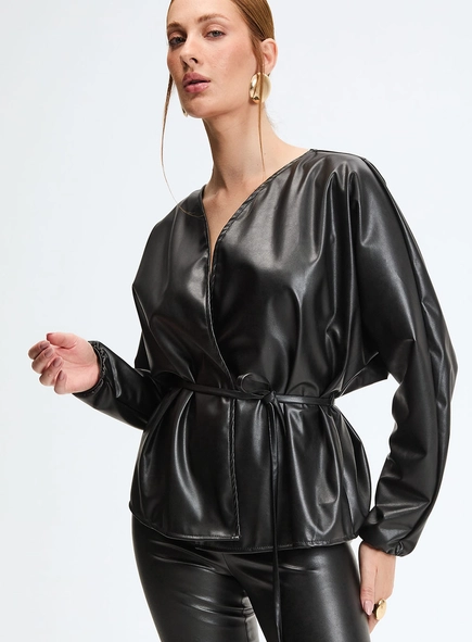 Casaco Feminino Transpassado Pu