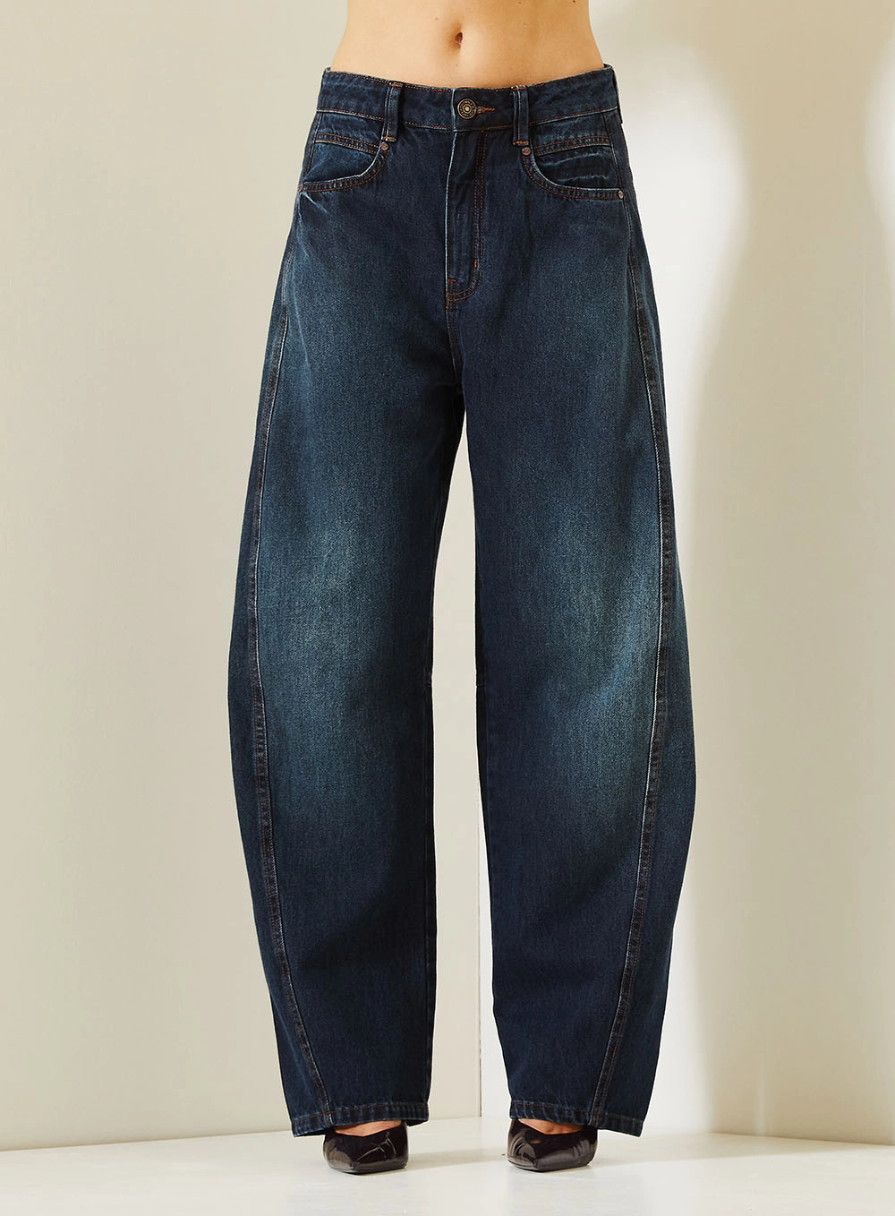Calça Jeans Barrel Feminina Com Cintura Média Índigo 2