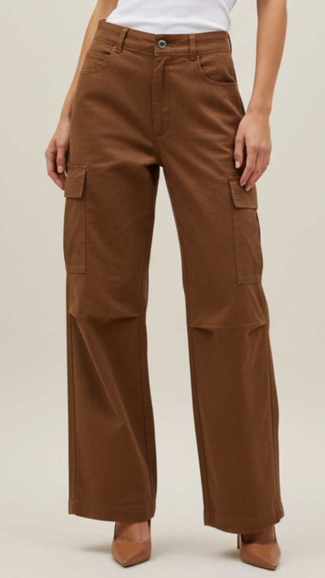 Calça Feminina Com Bolsos Cargo Marrom 1