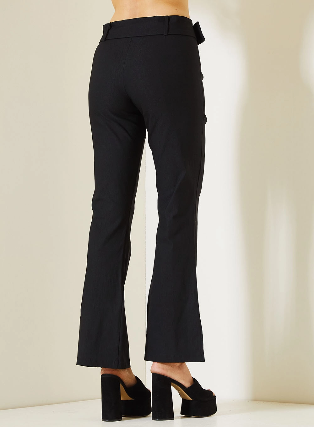 Calça Feminina Boot Cut Com Cinto Preto 4