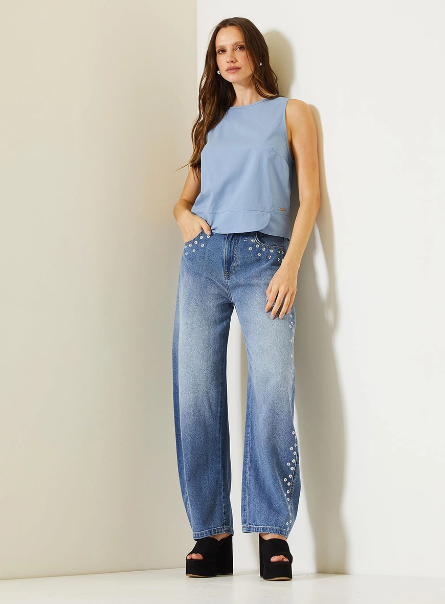 Calça Jeans Feminina Barrel Com Aplicação Índigo 1