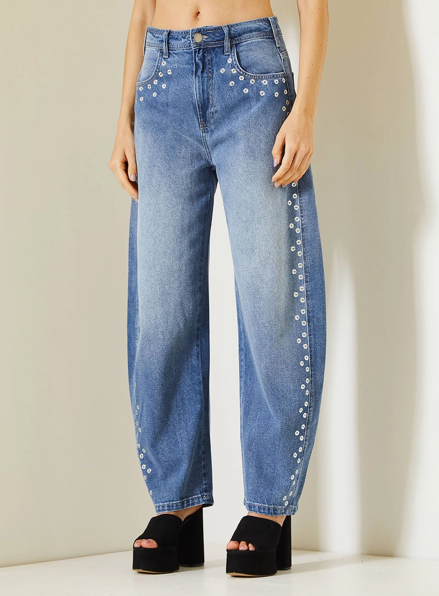 Calça Jeans Feminina Barrel Com Aplicação Índigo 2