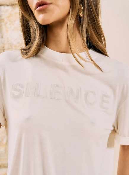 Camiseta Estampada Silence