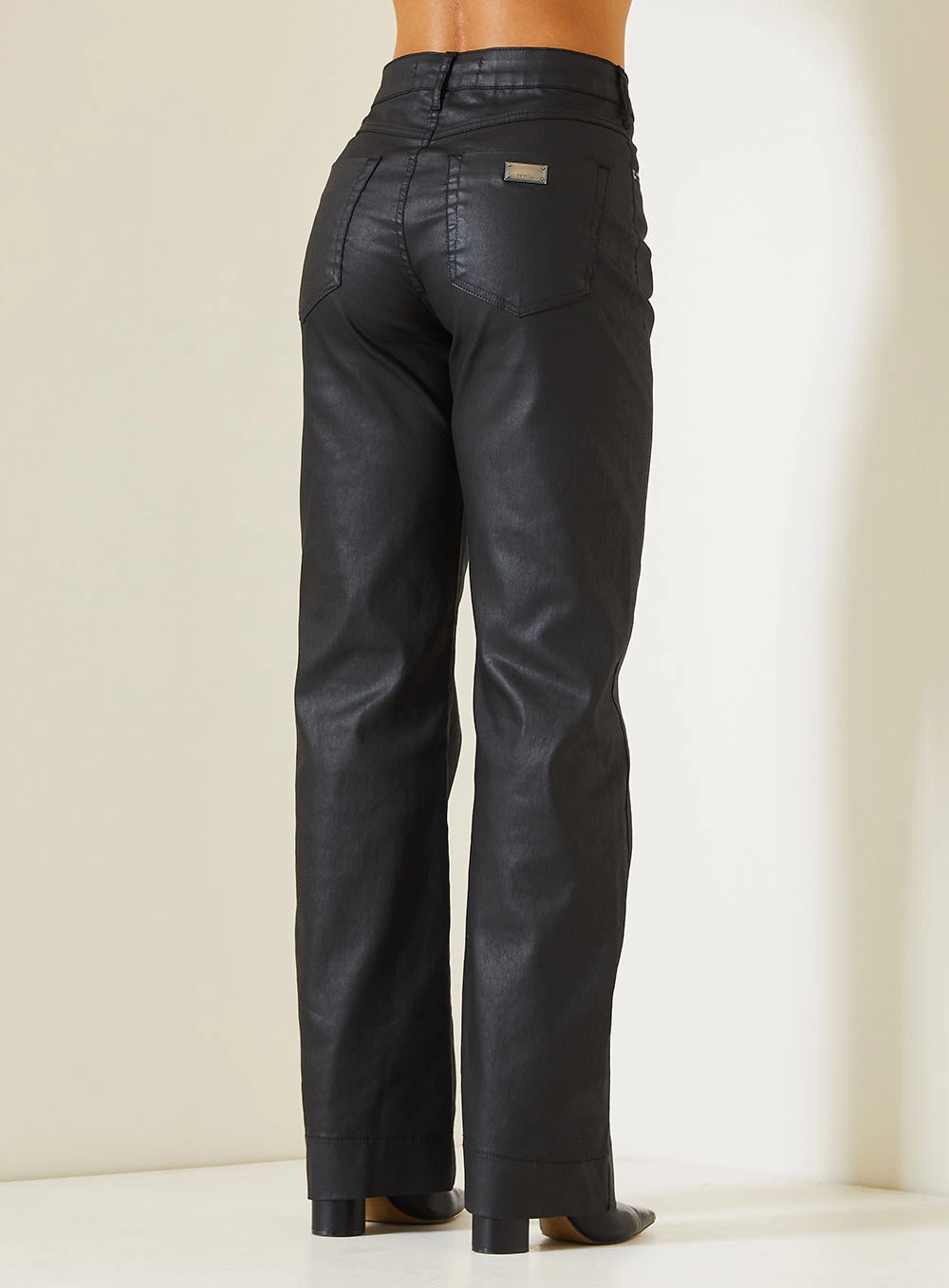 Calça Sarja Resinada Laura Com Cintura Alta Preto 4