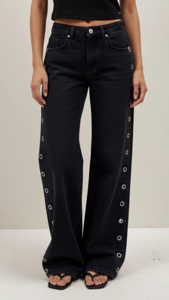 Calça Jeans Feminina Com Ilhós - New Loren