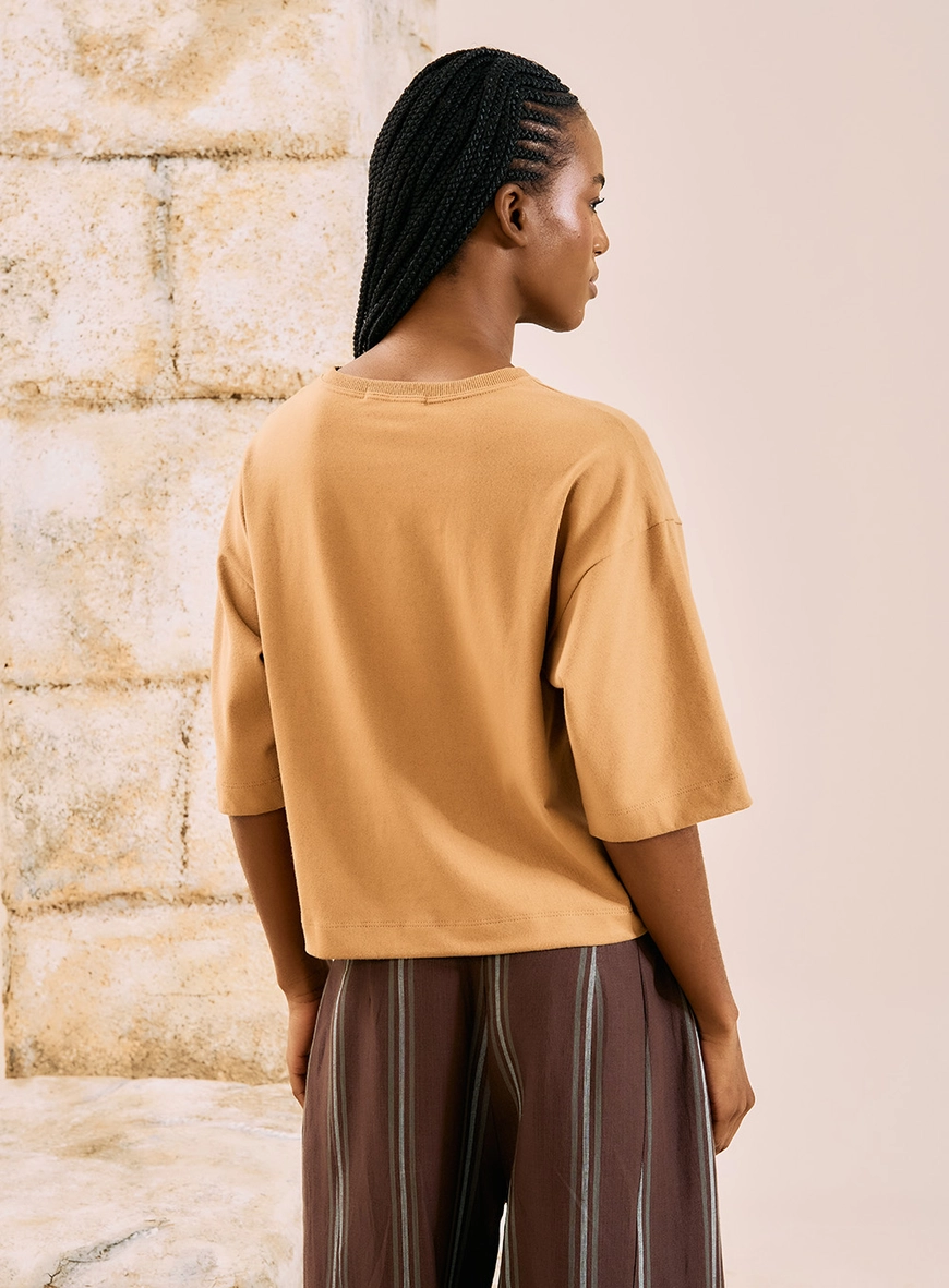 Camiseta Boxy Estampada Bege 4