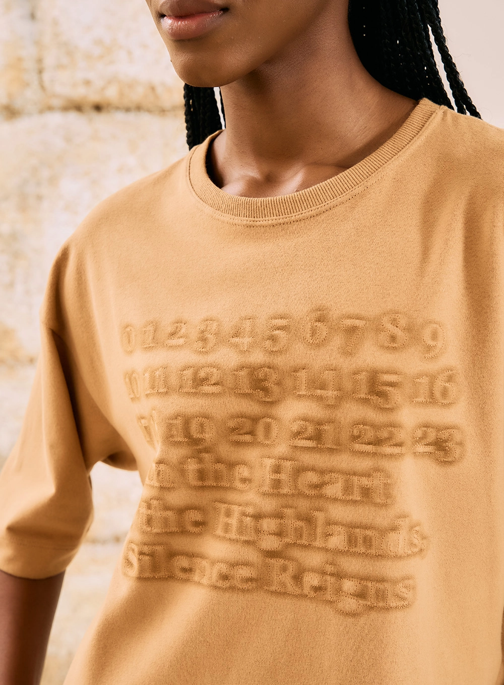 Camiseta Boxy Estampada Bege 3