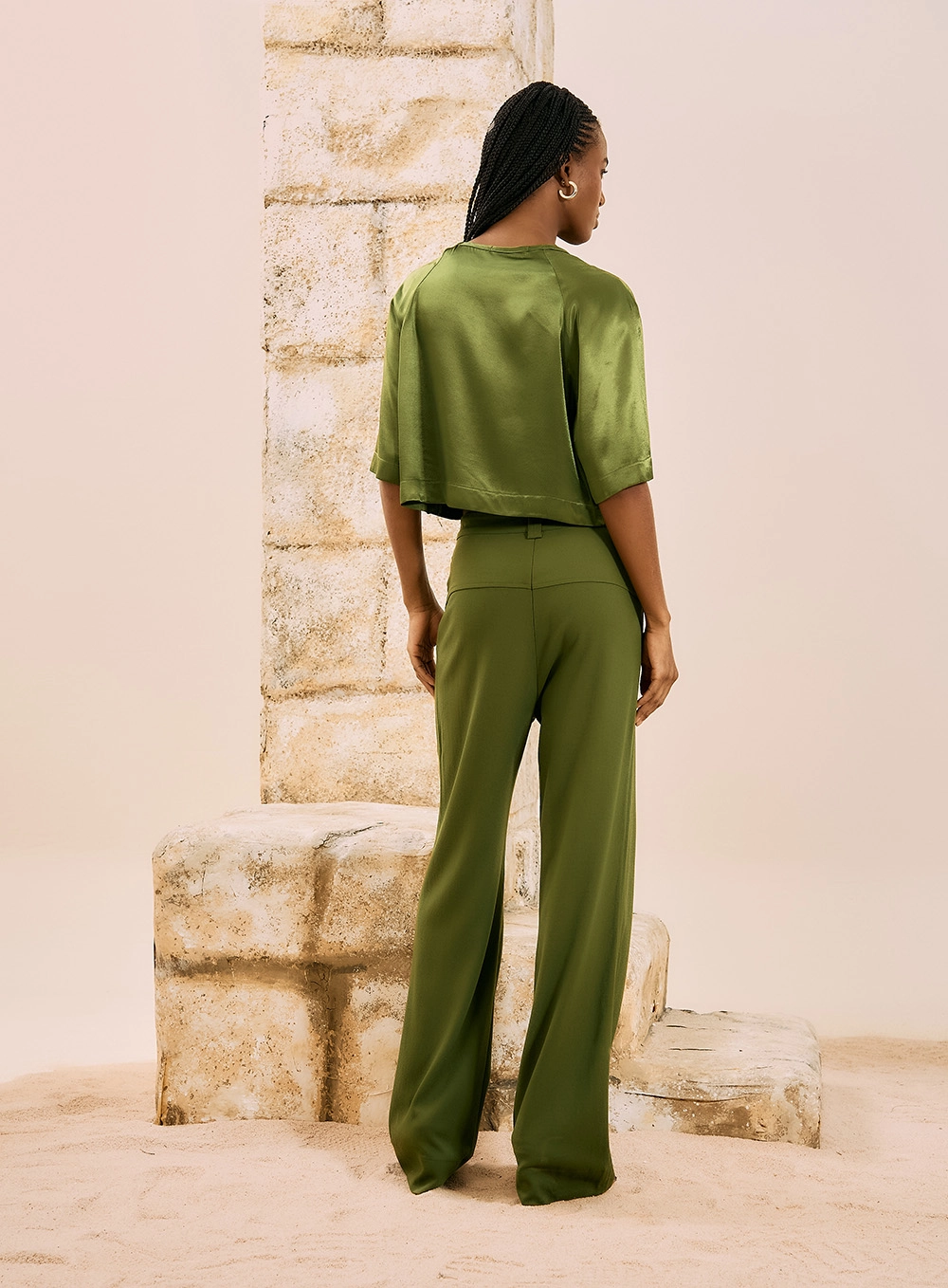 Camiseta Cropped Acetinada Verde Serrano 3