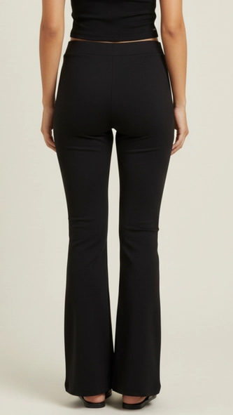 Calça Flare Em Suede