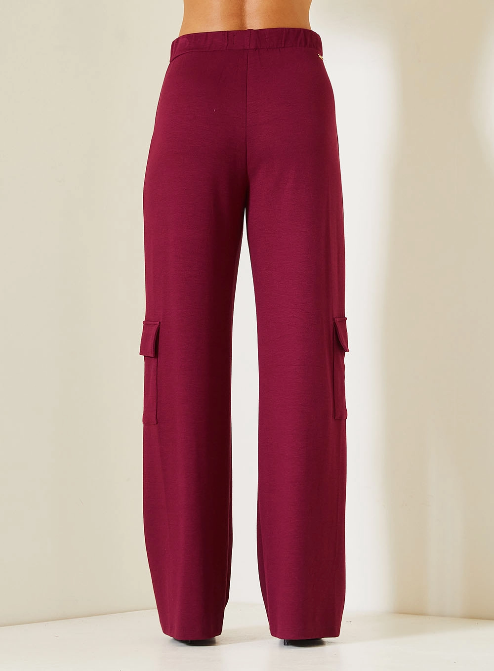 Calça Feminina Comfort Com Bolsos Cargo Bordô 4