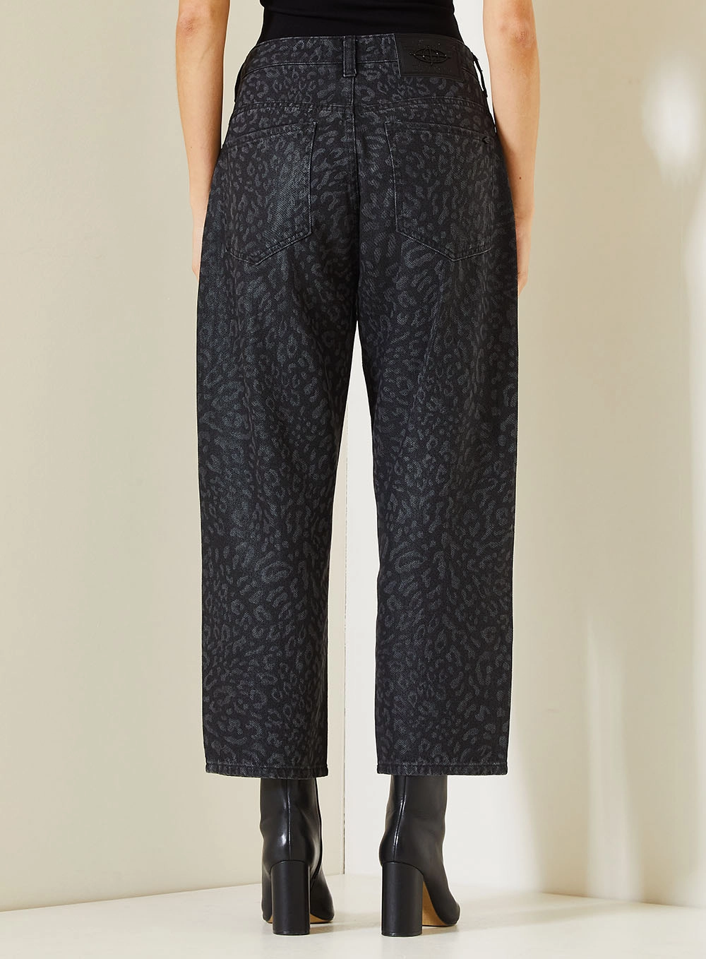 Calça Jeans Feminina New Thaila Indigo Preto 4