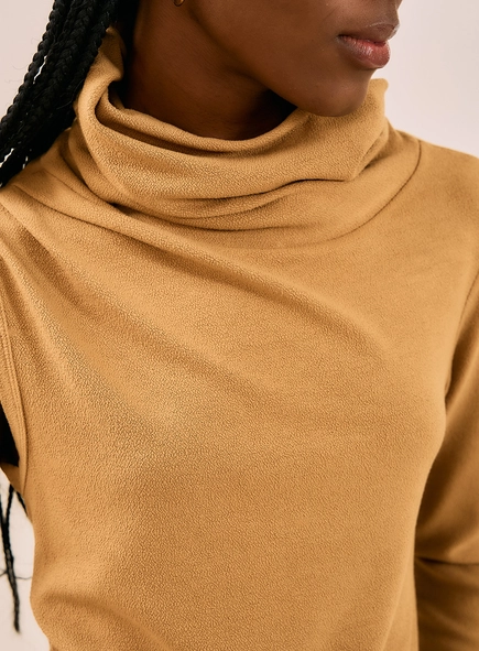 Blusa One Sleeve Gola Alta