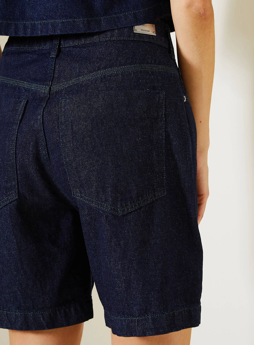 Bermuda Jeans Feminina Maite Com Bolsos Índigo 3