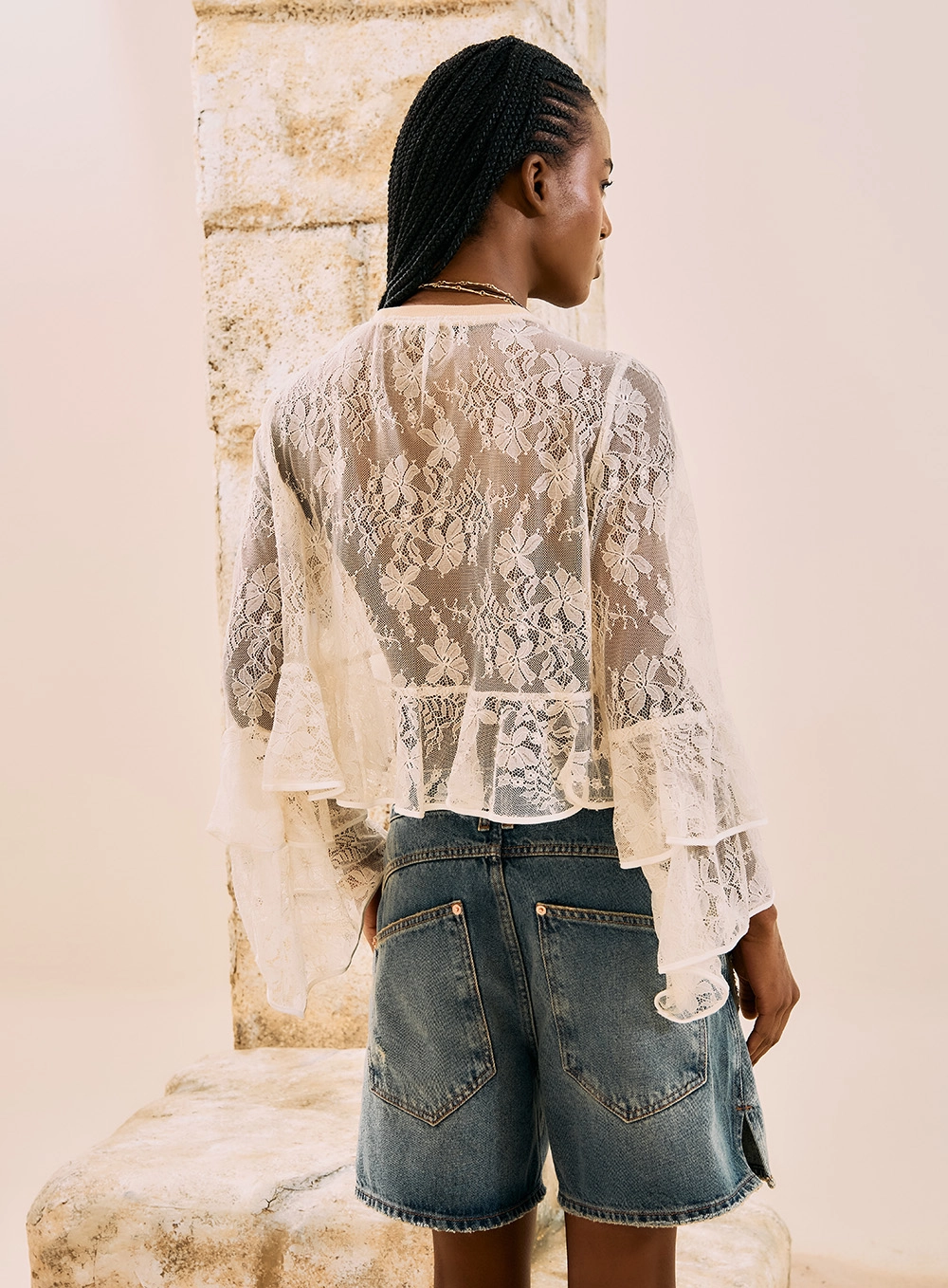 Blusa Cropped Em Renda Bege Italian 3