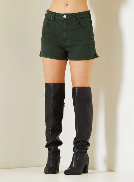 Short Médio Maite Com Aberturas Laterais