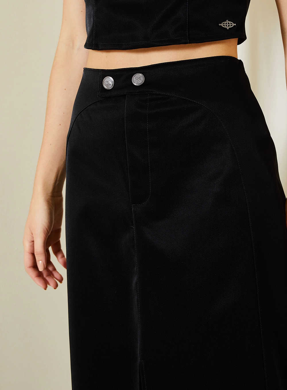 Saia Midi Comfort Com Fendal Frontal Em Pu Preto 3