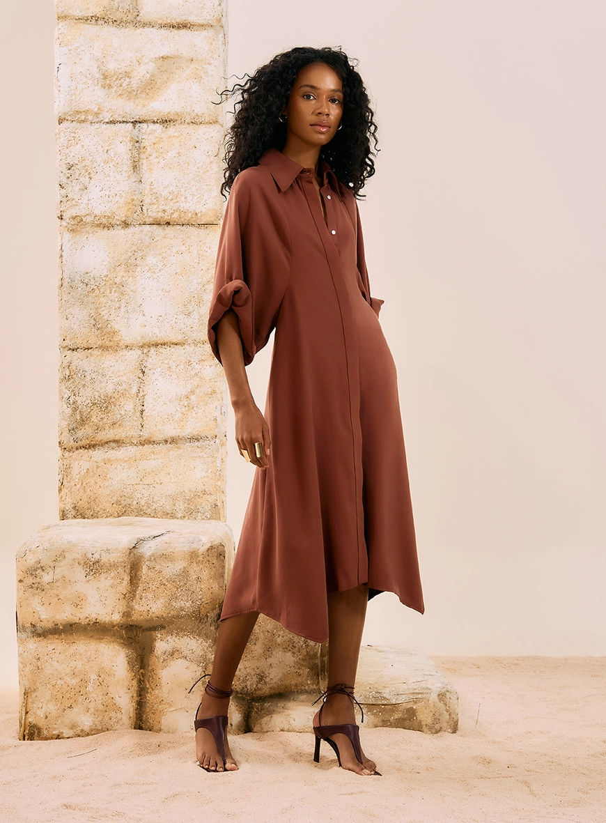 Vestido Midi Chemisier Assimétrico Marrom 1