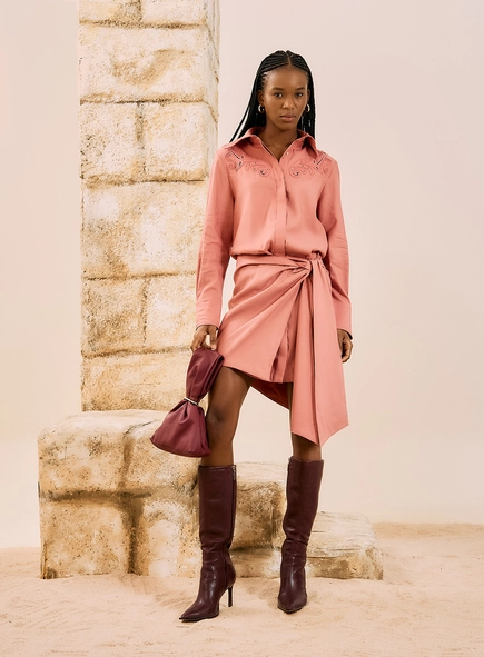 Vestido Curto Chemisier Com Bordado