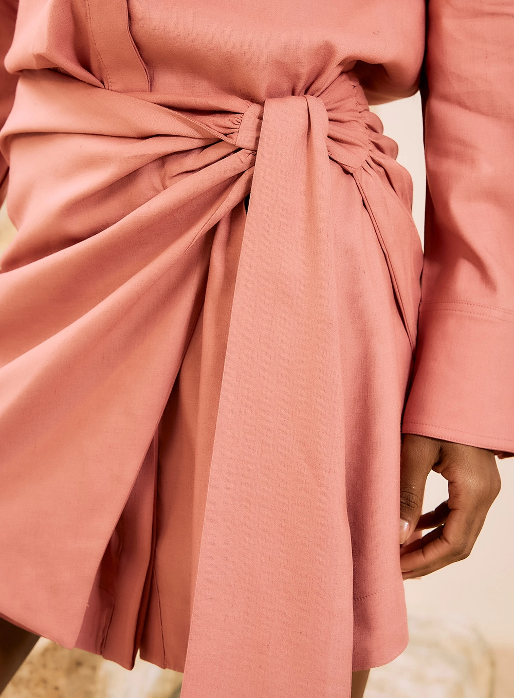Vestido Curto Chemisier Com Bordado Rosa 3