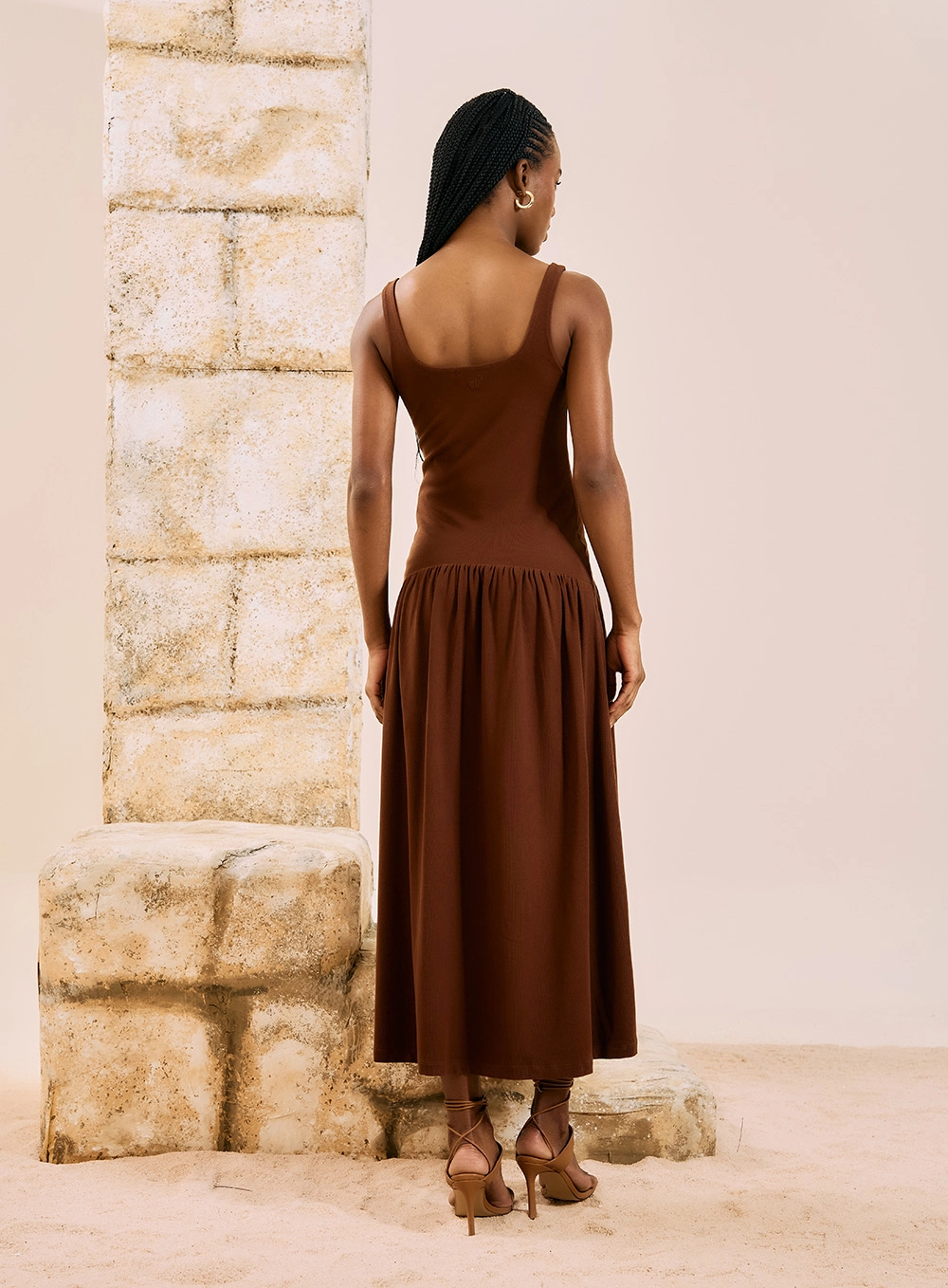Vestido Midi Com Saia Fluida Marrom 3