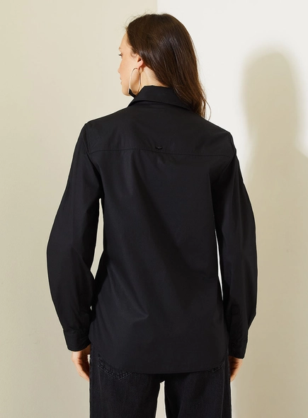 Camisa Acinturada Feminina Com Recortes Anatômicos