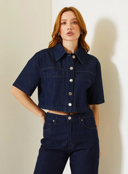 Camisa Jeans Feminina Com Gola Alfaiatada