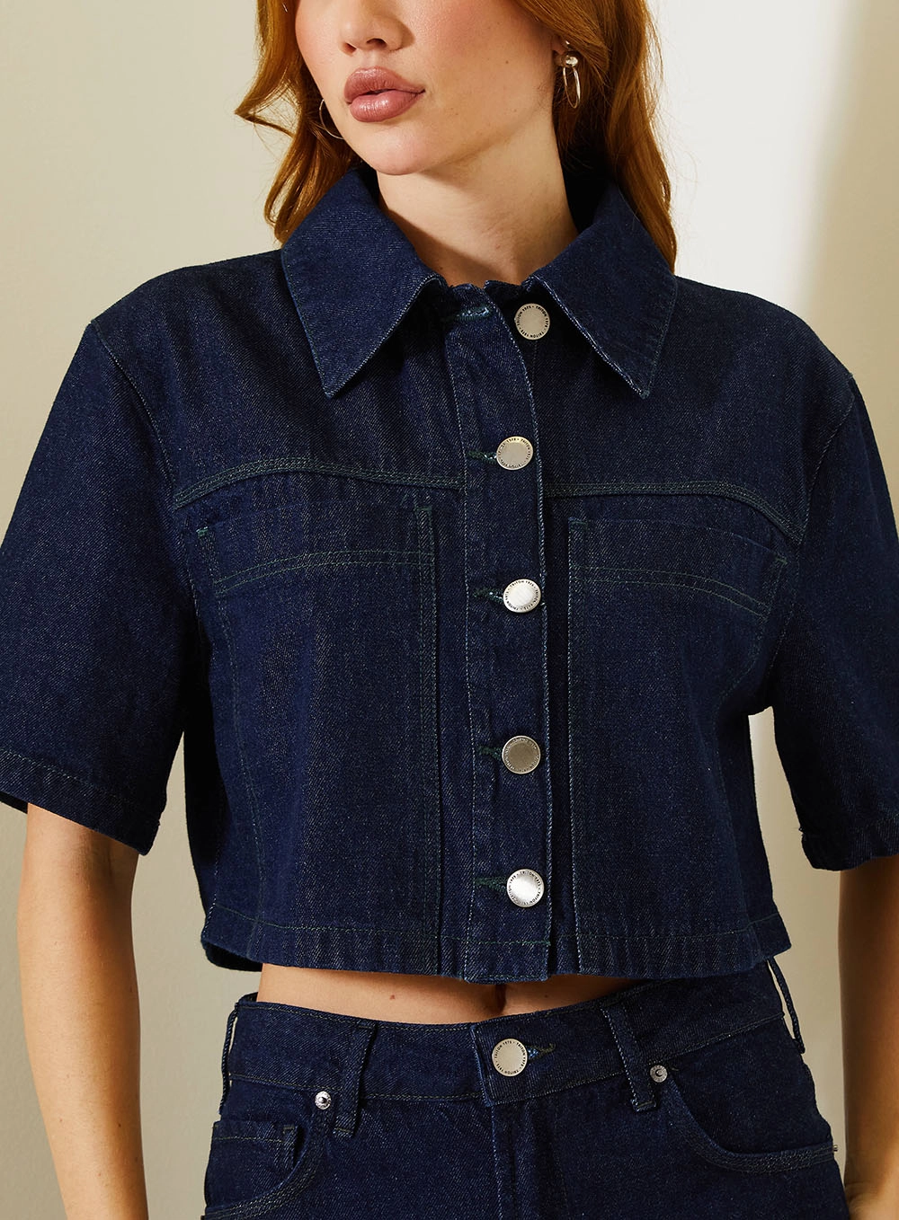 Camisa Jeans Feminina Com Gola Alfaiatada Índigo 4