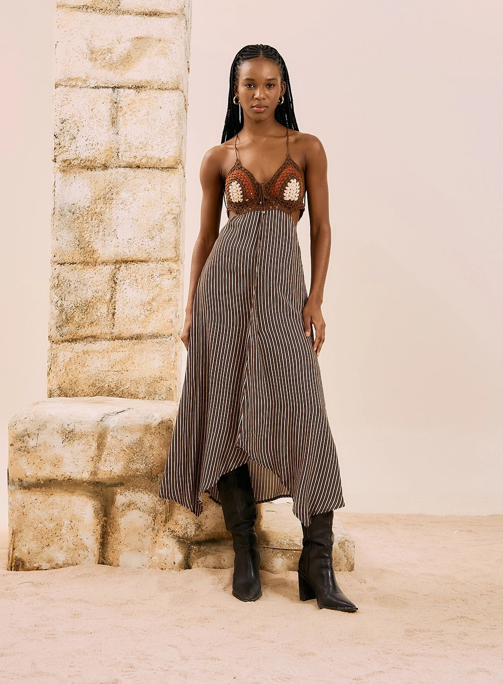 Vestido Midi Fluido Com Busto Em Crochê Estampas 1