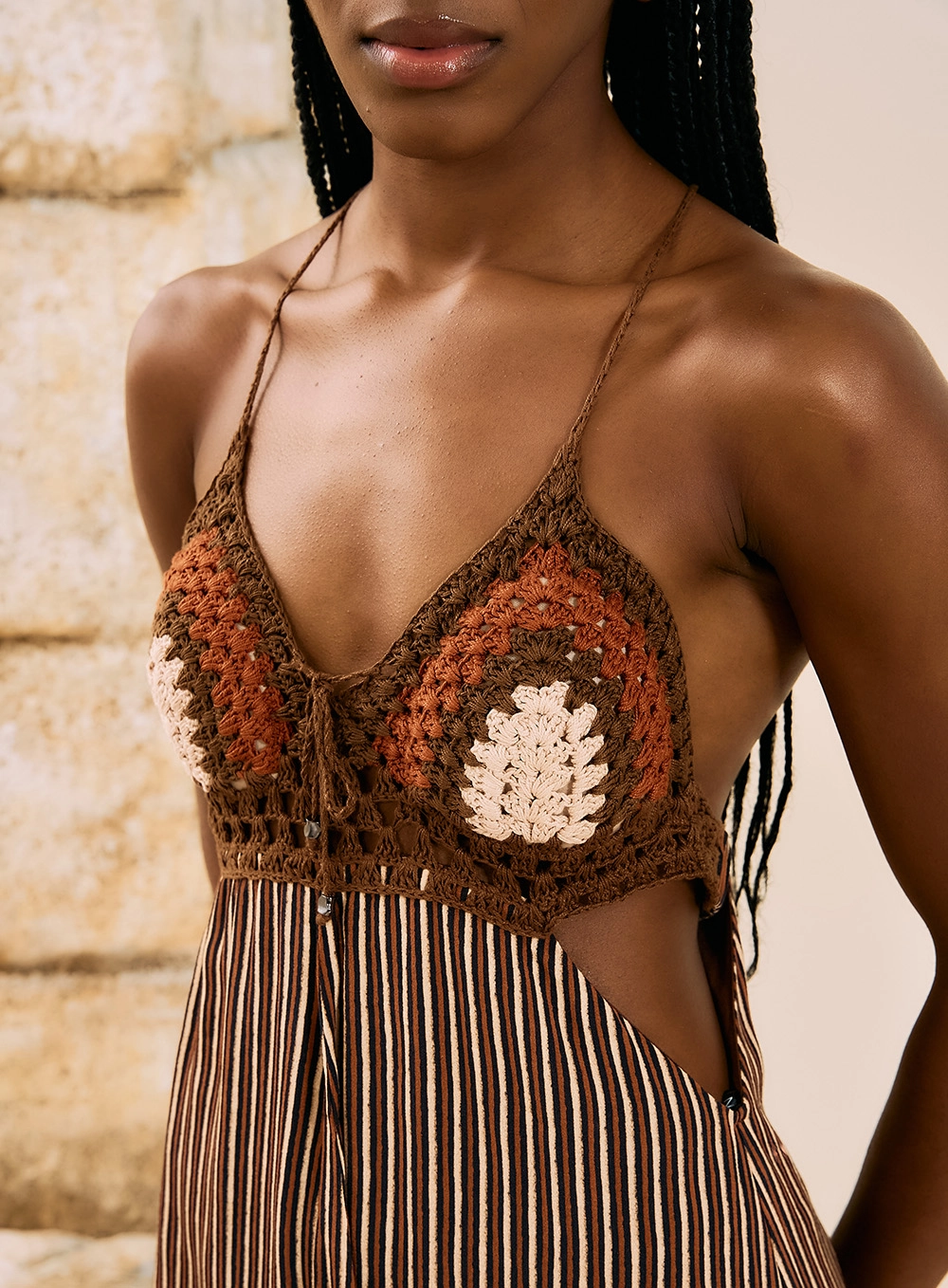 Vestido Midi Fluido Com Busto Em Crochê Estampas 2
