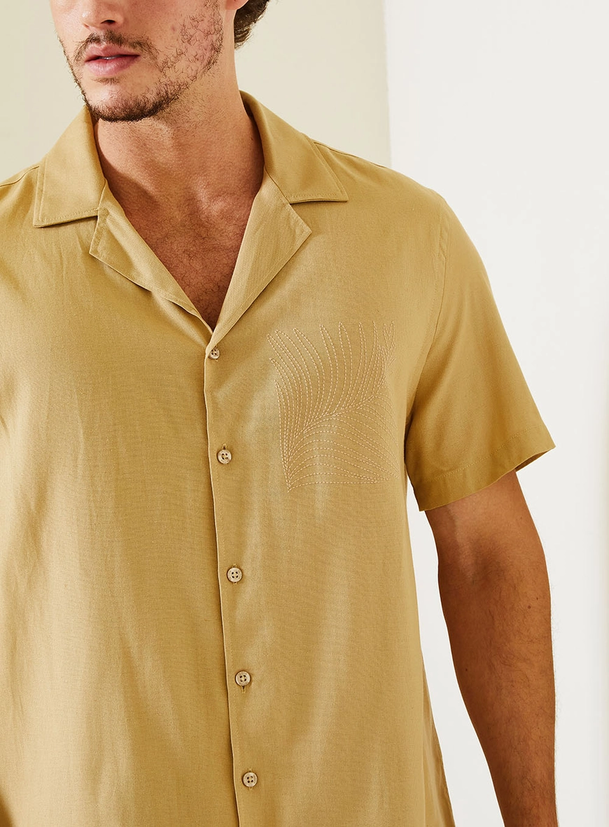 Camisa Alfaiataria Manga Curta Bege 4