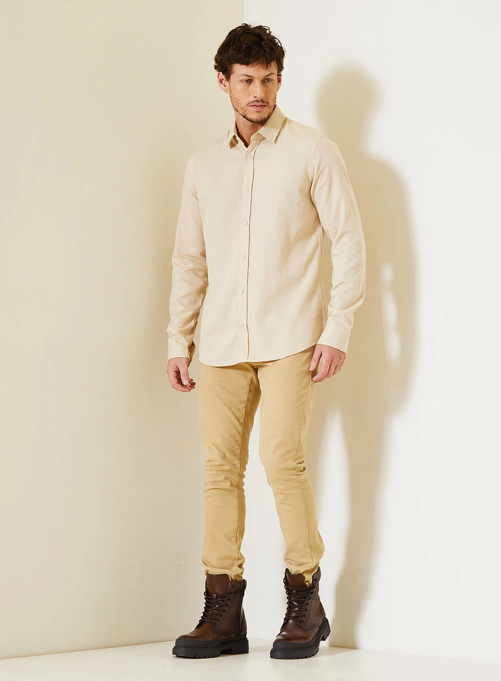 Camisa Regular Masculina Com Manga Longa Bege 3