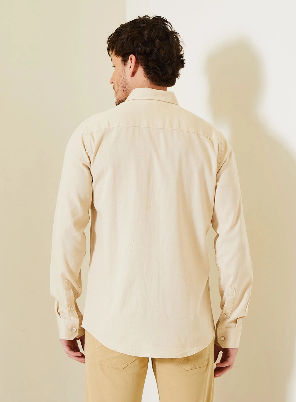 Camisa Regular Masculina Com Manga Longa Bege 2