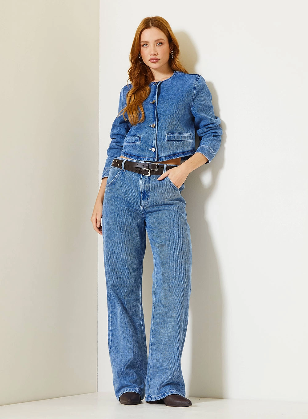 Jaqueta Jeans Cropped Com Decote Redondo Índigo 3