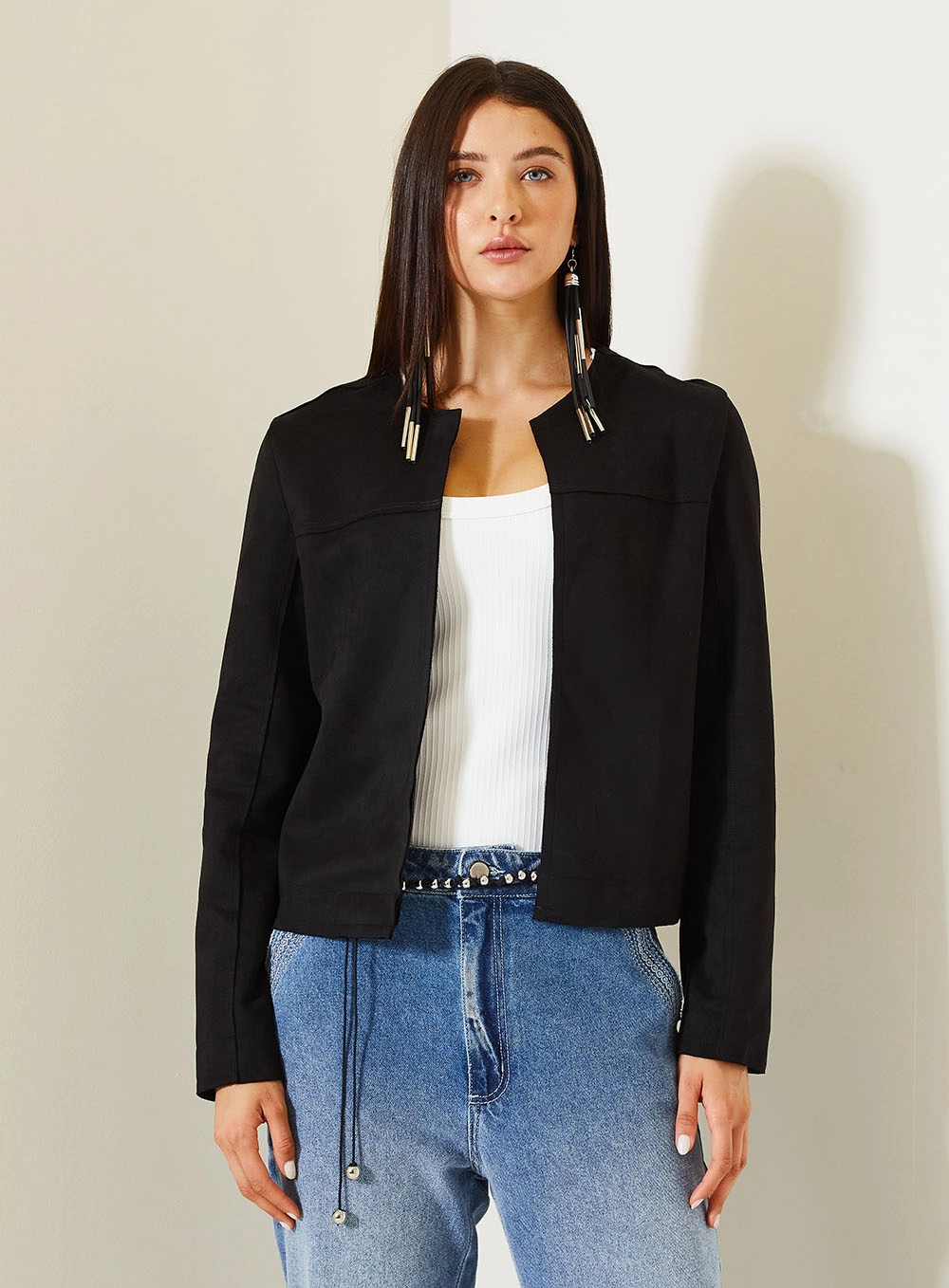 Jaqueta Comfort Minimalista Com Manga Longa Preto 1